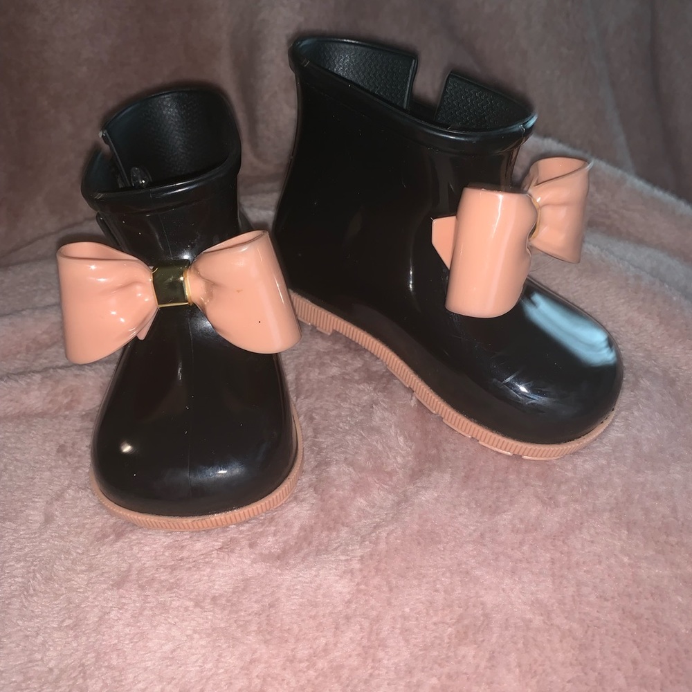 Mini Melissa size 6